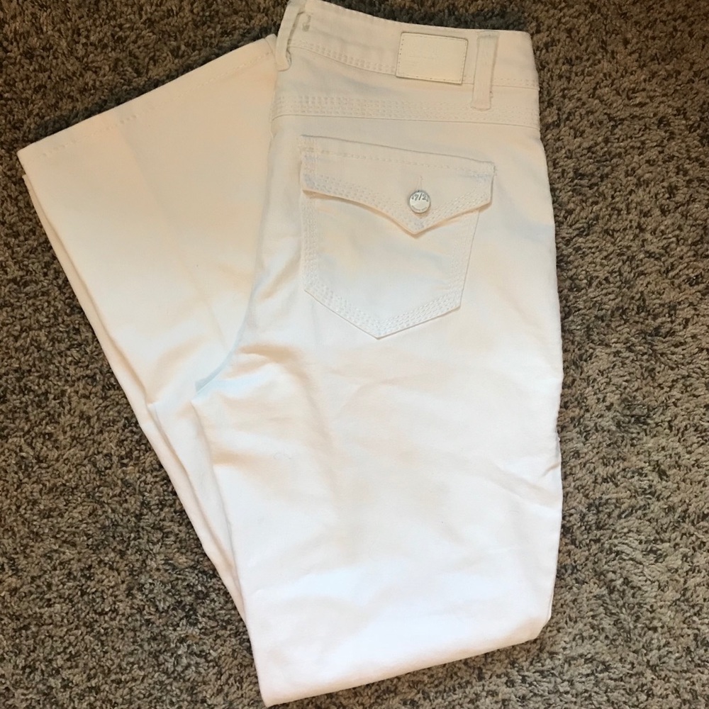 Seven white jeans